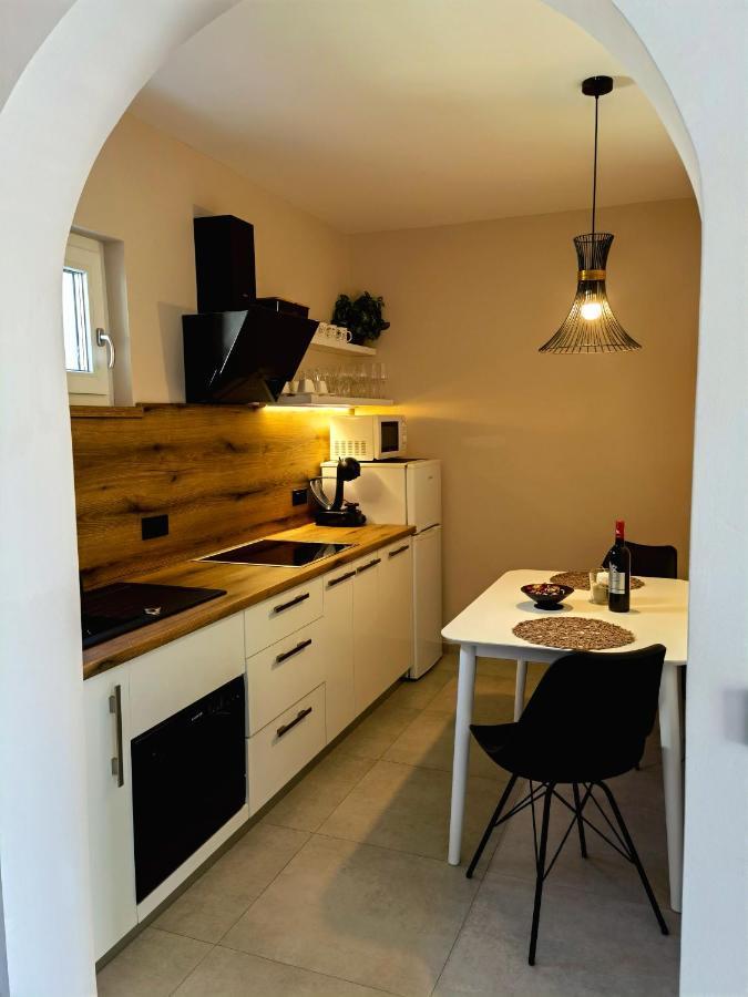 Stay In The Very Heart Of Porec - 50M To The Beach Dış mekan fotoğraf