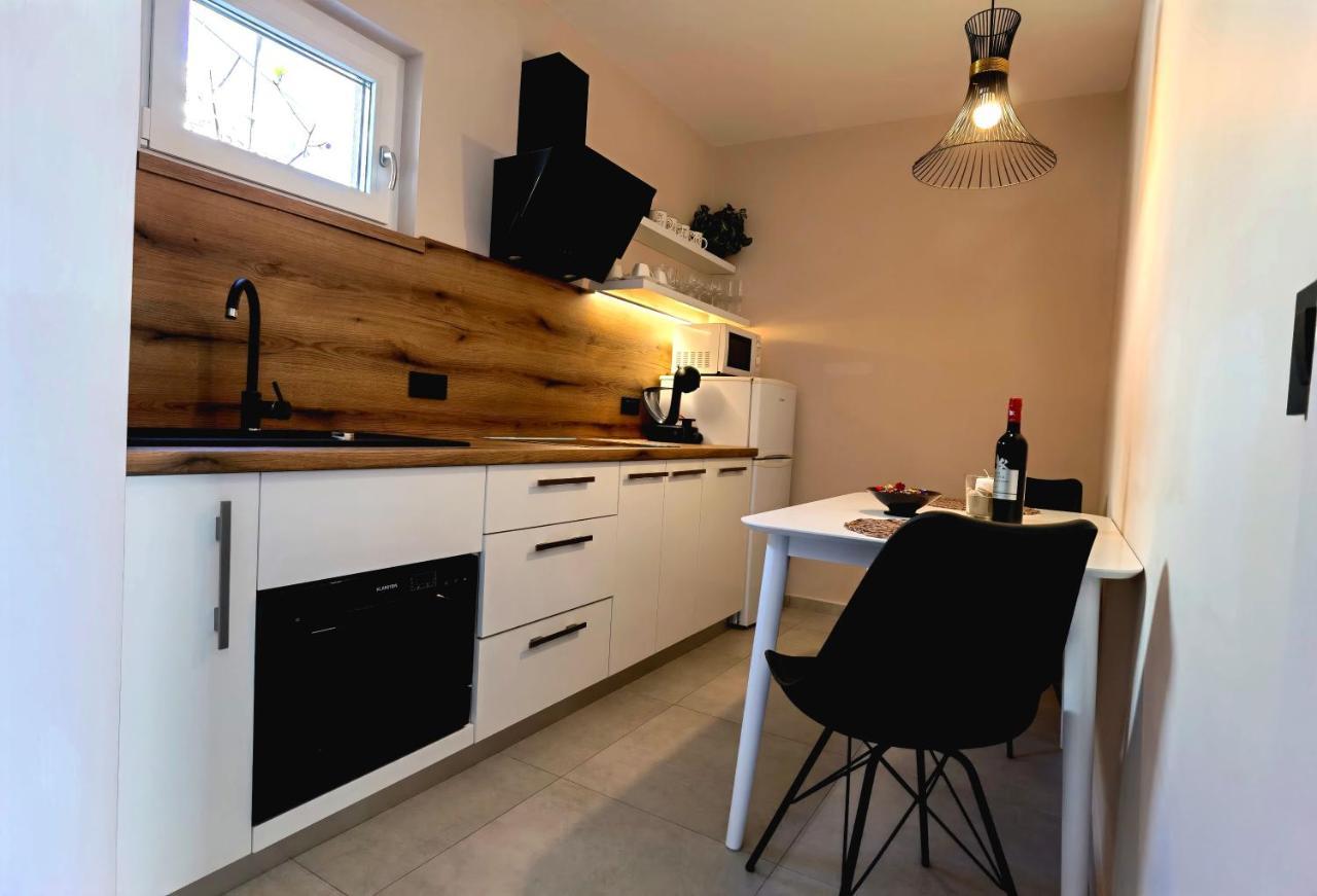 Stay In The Very Heart Of Porec - 50M To The Beach Dış mekan fotoğraf