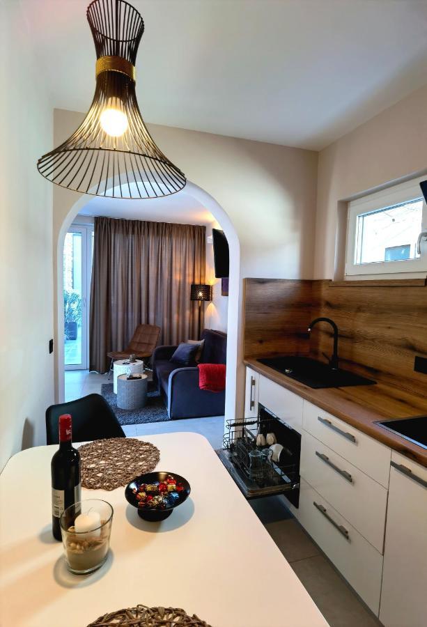 Stay In The Very Heart Of Porec - 50M To The Beach Dış mekan fotoğraf